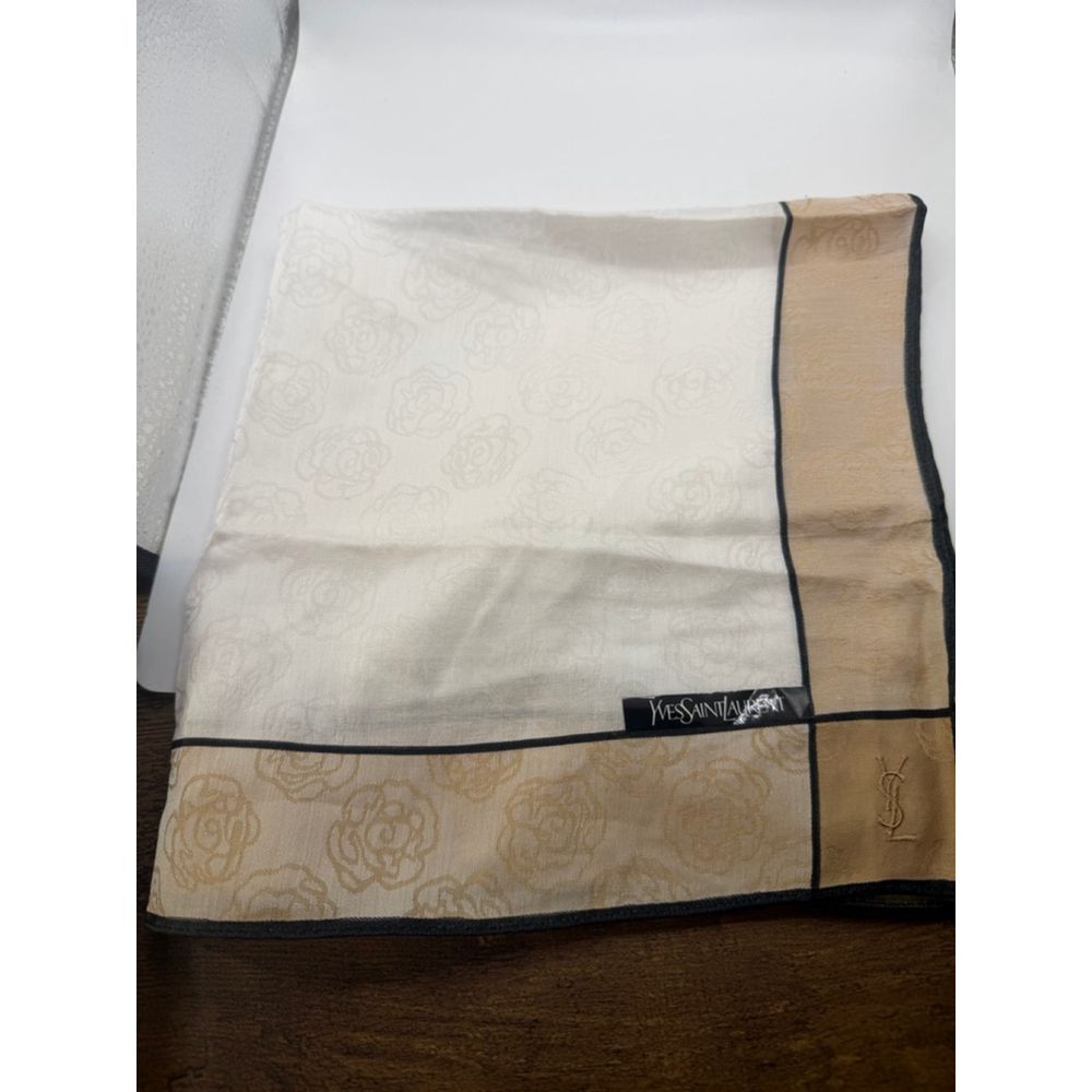 Women's Yves Saint Laurent Scarf One Size Beige White Floral